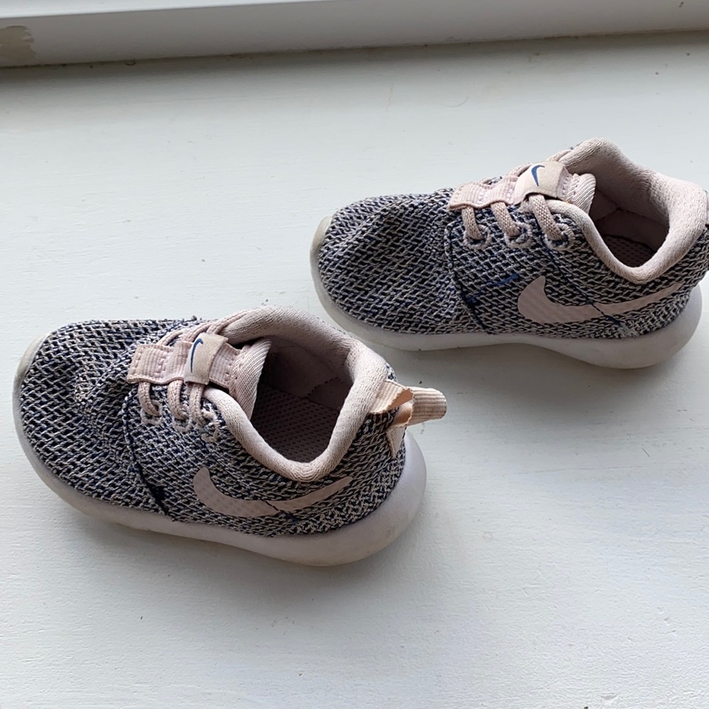 Nike baby size 4